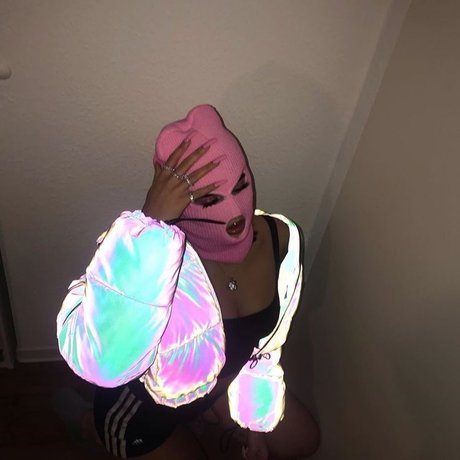 Naken lekkede OnlyFans-bilde av Mupink 