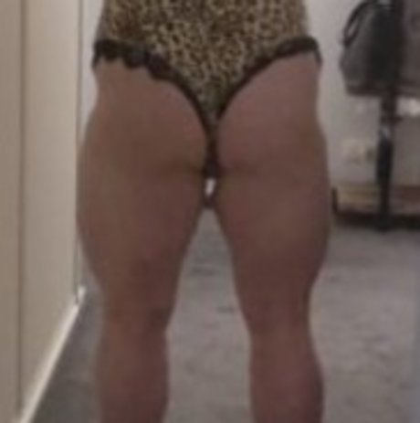 Naken läckt OnlyFans-bild av Musclemummy