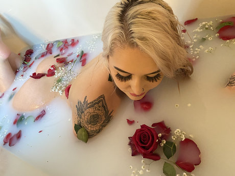 Обнаженная фотография утечки OnlyFans от Ky