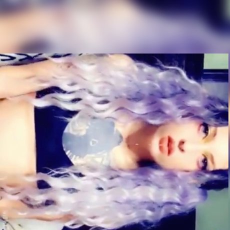 Naken lekkede OnlyFans-bilde av  