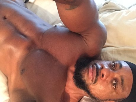 Naken lekkede OnlyFans-bilde av Mystikalatl