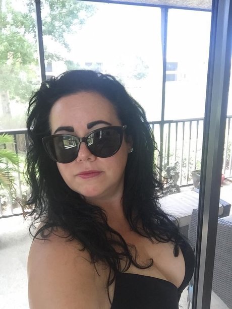 Naken lekkede OnlyFans-bilde av Ellie