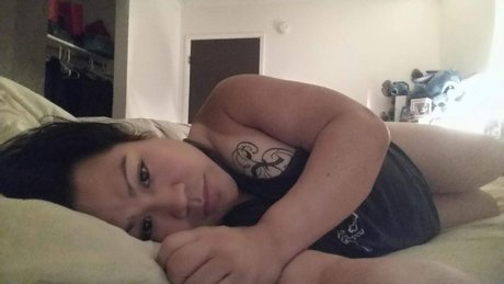Naken lekkede OnlyFans-bilde av Djavar
