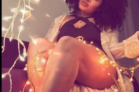 Naken lekkede OnlyFans-bilde av Nadya Esmeralda