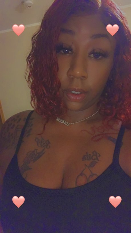 Naken lekkede OnlyFans-bilde av Bluu Dior