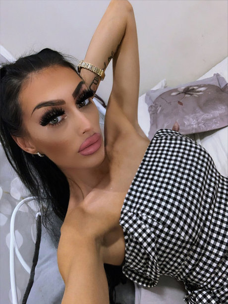 Naken lekkede OnlyFans-bilde av Elizabethof