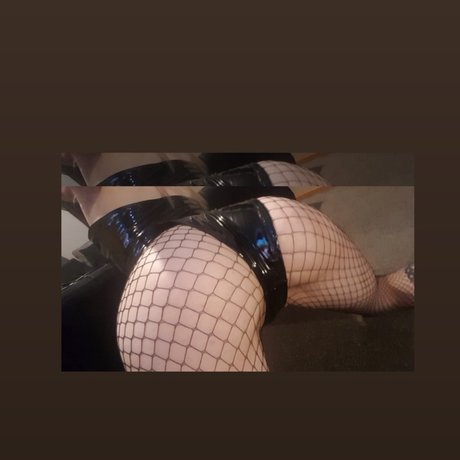 Naken läckt OnlyFans-bild av Temptation