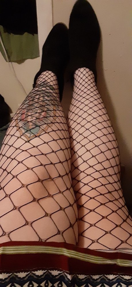 Naken lekkede OnlyFans-bilde av Naomi Leigh