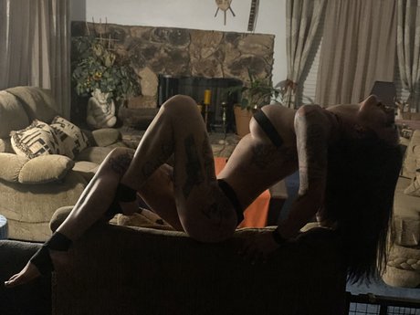 Alaston vuotanut OnlyFans-kuva Holly Jay