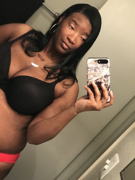 Naken lekkede OnlyFans-bilde av Goddess Gem