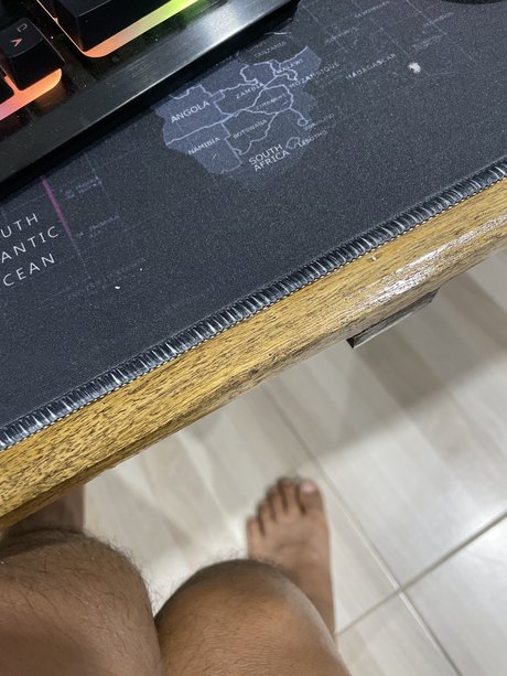 Naken lekkede OnlyFans-bilde av Nattawut Wittayanan