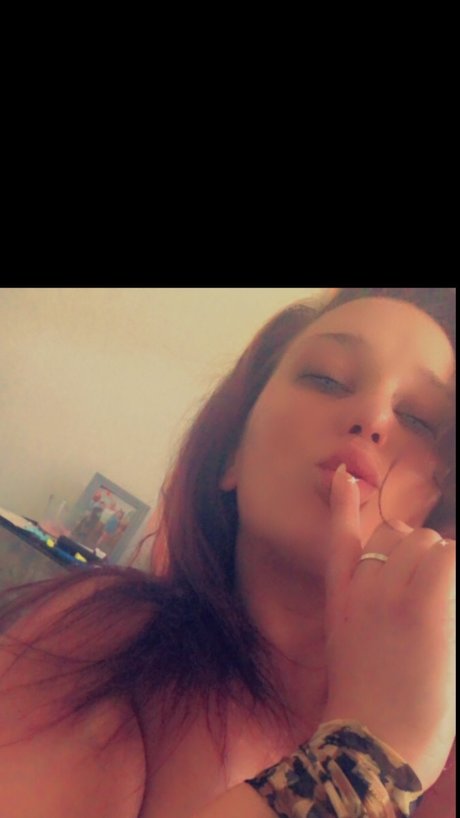 Naken lekkede OnlyFans-bilde av Fiery Faith