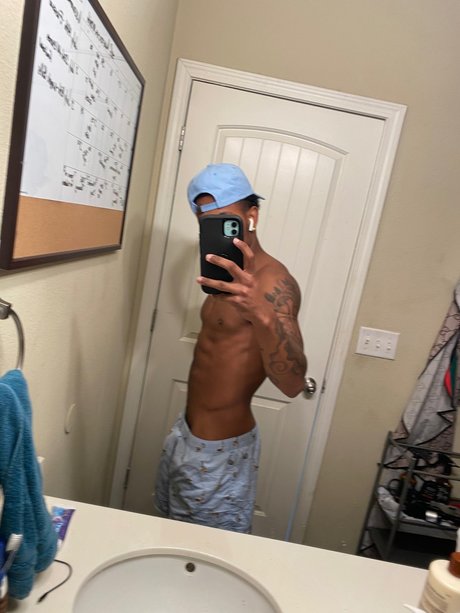 Naken lekkede OnlyFans-bilde av Sniper