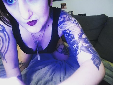 Naken lekkede OnlyFans-bilde av Nik Crave Vip