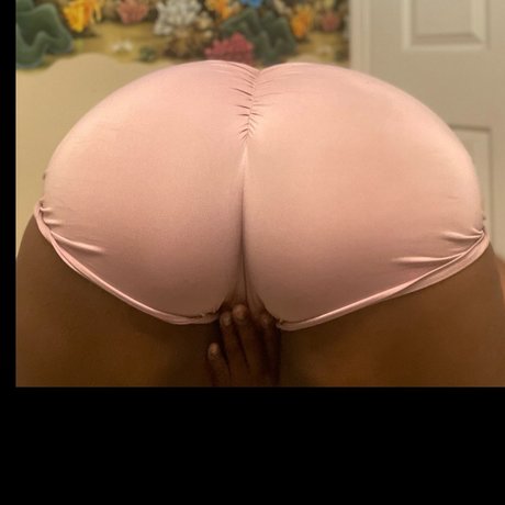 Naken lekkede OnlyFans-bilde av Cc Cakez No Ppv