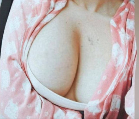 Naken lekkede OnlyFans-bilde av Live 
