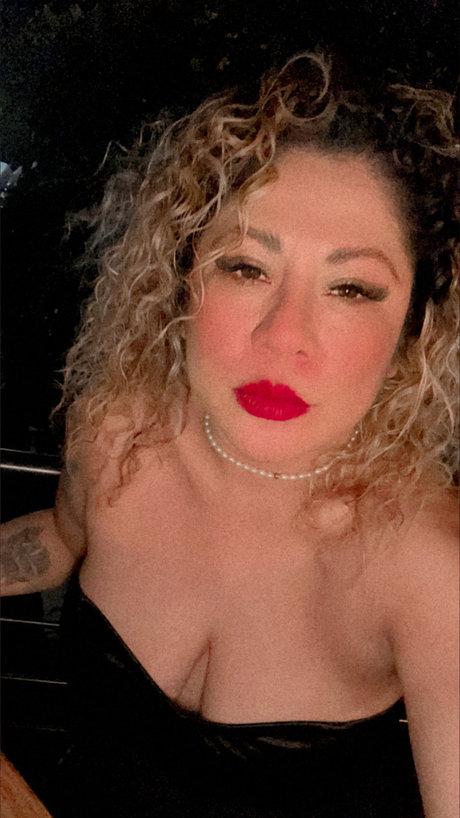 Naken läckt OnlyFans-bild av Ines Velasquez