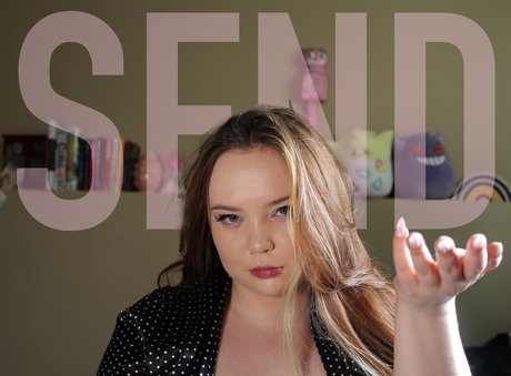 Naken läckt OnlyFans-bild av Emommy Blair