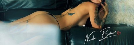Naken lekkede OnlyFans-bilde av Nikkis  