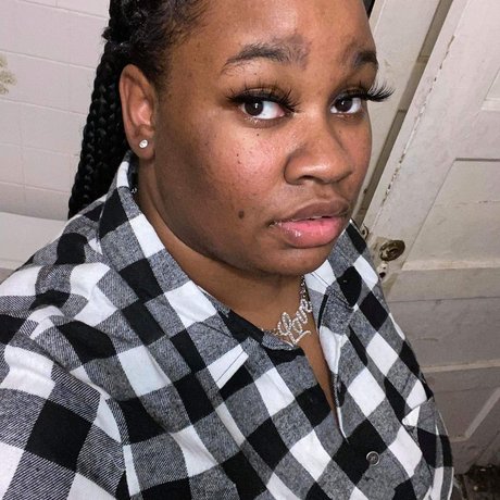Naken läckt OnlyFans-bild av Lashonda Ebo