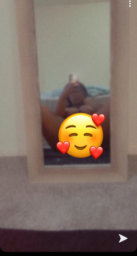 Naken läckt OnlyFans-bild av Dai