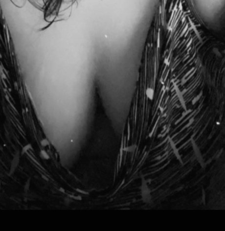 Naken lekkede OnlyFans-bilde av Your Secret