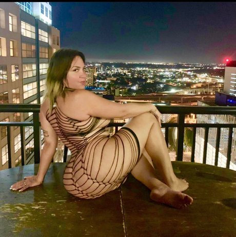 Naken lekkede OnlyFans-bilde av Verotica