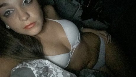 Foto nua vazada do OnlyFans de Alena