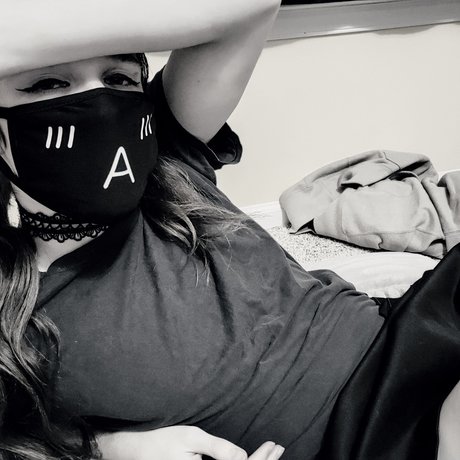 Naken lekkede OnlyFans-bilde av Hentai The Trap