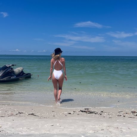 Naken läckt OnlyFans-bild av Banana