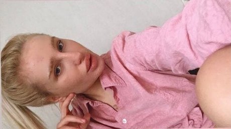 Обнаженная фотография утечки OnlyFans от Nikki Lips