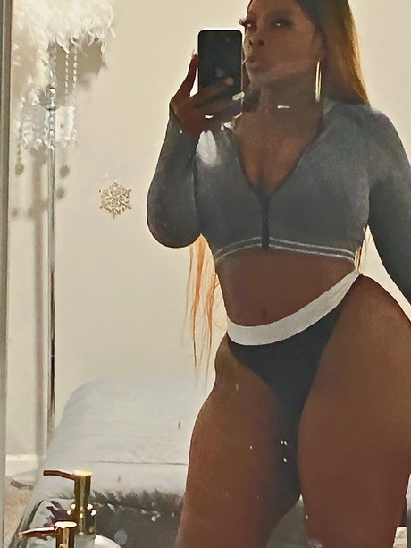 Naken lekkede OnlyFans-bilde av Natasha Larae