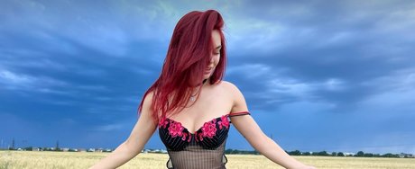 Nahá fotka uniklých OnlyFans od Eva Alter