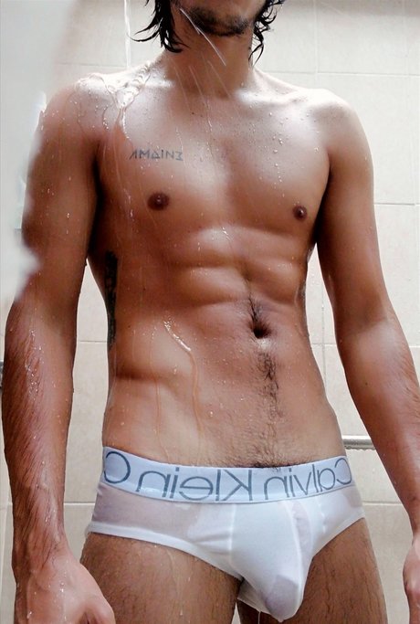 Alasti lekkinud OnlyFans-i pilt Alex