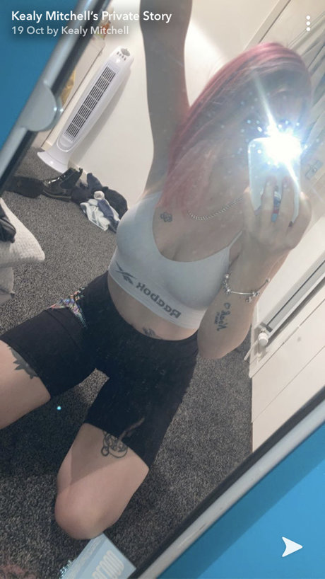 Naken läckt OnlyFans-bild av Kealy Mitchell