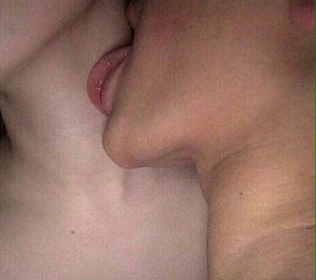 Nahá fotka uniklých OnlyFans od Alving Herrera