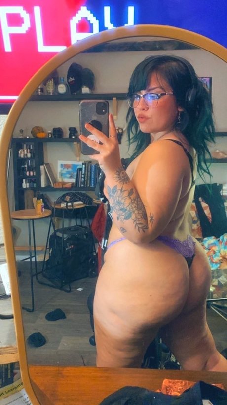 Naken lekkede OnlyFans-bilde av Heximonia Alexandra Von 