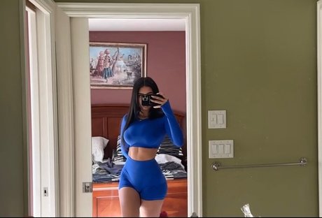Naken lekkede OnlyFans-bilde av Kareena Bachra