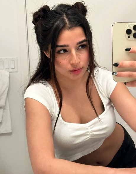 Foto desnuda filtrada de OnlyFans de Rachel Raiychu