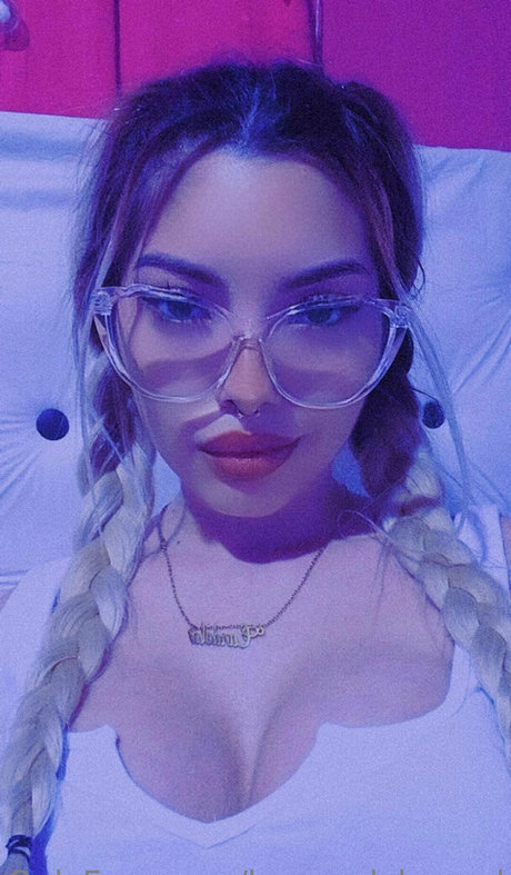 Nahá fotka uniklých OnlyFans od Heavenlyhaesel