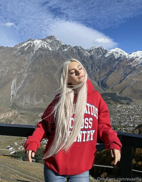 Nøgent lækket OnlyFans-billede af Evaelfie