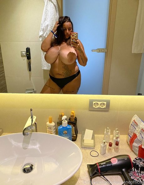 Terrijaneofficial