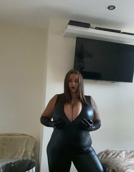 Terrijaneofficial