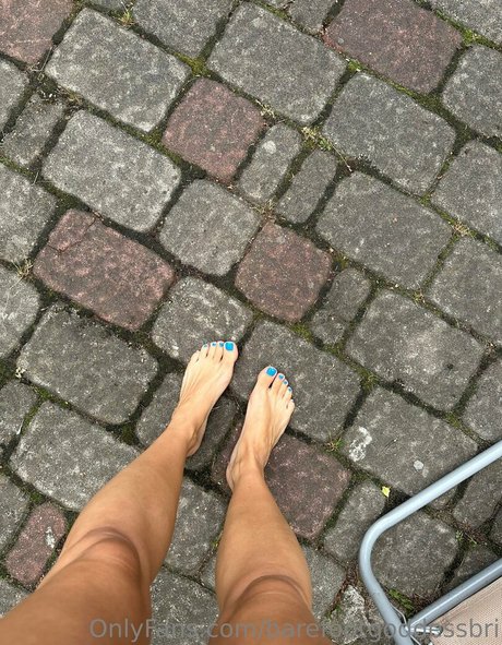 Barefootgoddessbri