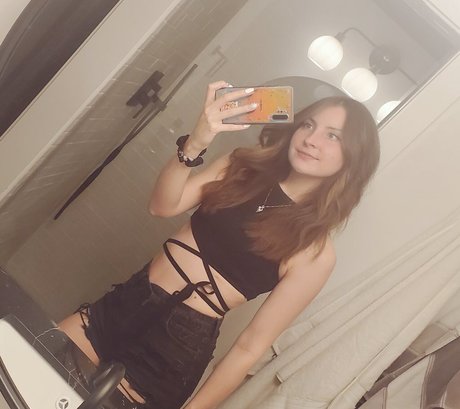 Nacktes geleaktes OnlyFans-Foto von Vkunia