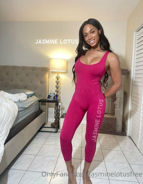 Foto di nudo di fuga di OnlyFans di Jasminelotusfree