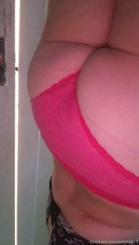 Nahá fotka uniklých OnlyFans od Ameliab13