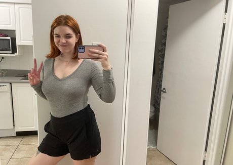Naken lekkede OnlyFans-bilde av Sarah Z