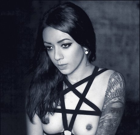Valentina Ryabova OnlyFansリークヌード写真
