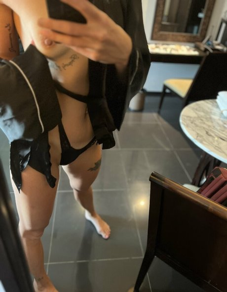 Alaston vuotanut OnlyFans-kuva Emily Jane Deeley